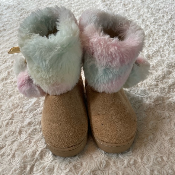 Rampage sassy fur boots - Picture 2 of 9